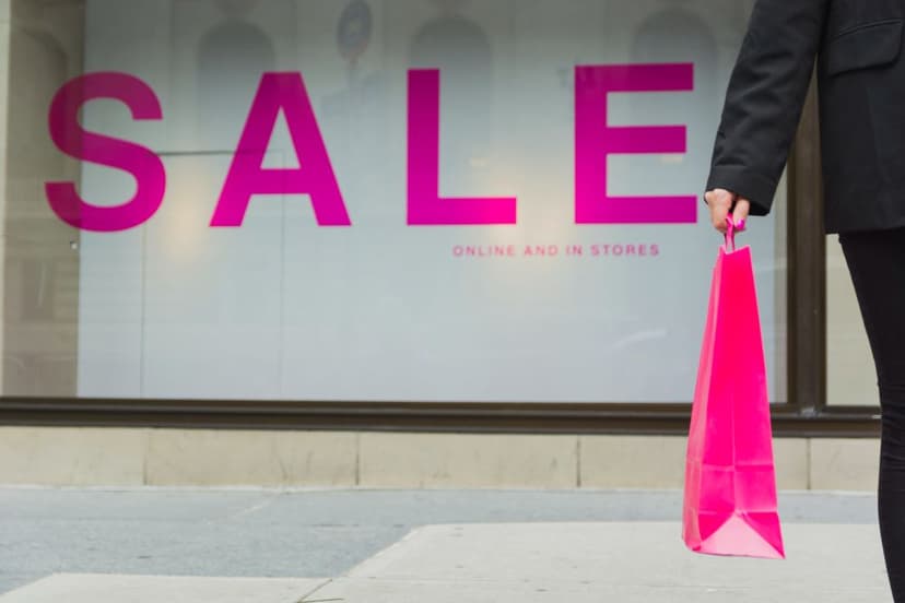 Billboards for Retail Stores & Boutiques: Bring Customers In, Not Just Online Hits